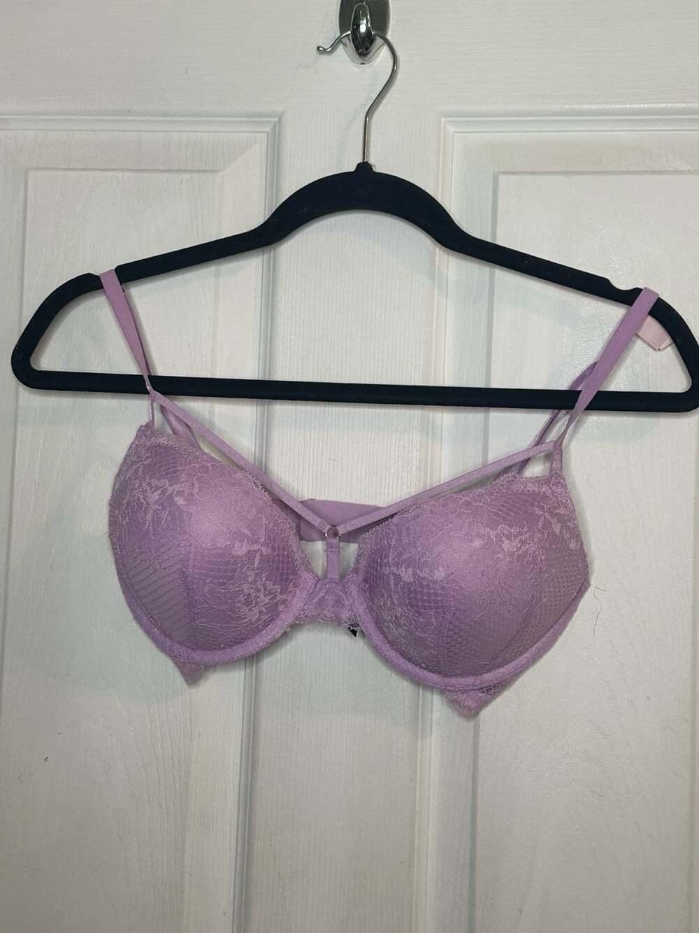 Victoria's Secret Bombshell Plunge Strappy Push-Up Bra in Lilac Purple